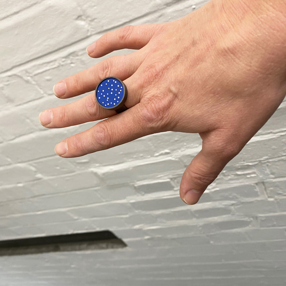 Cobalt dot ring