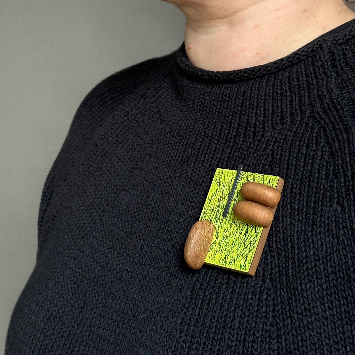 Grain brooch