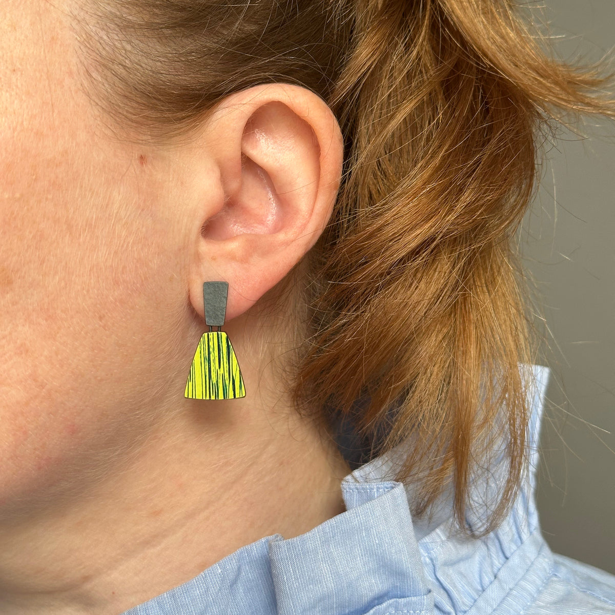 Fan sgraffito drop earrings - small