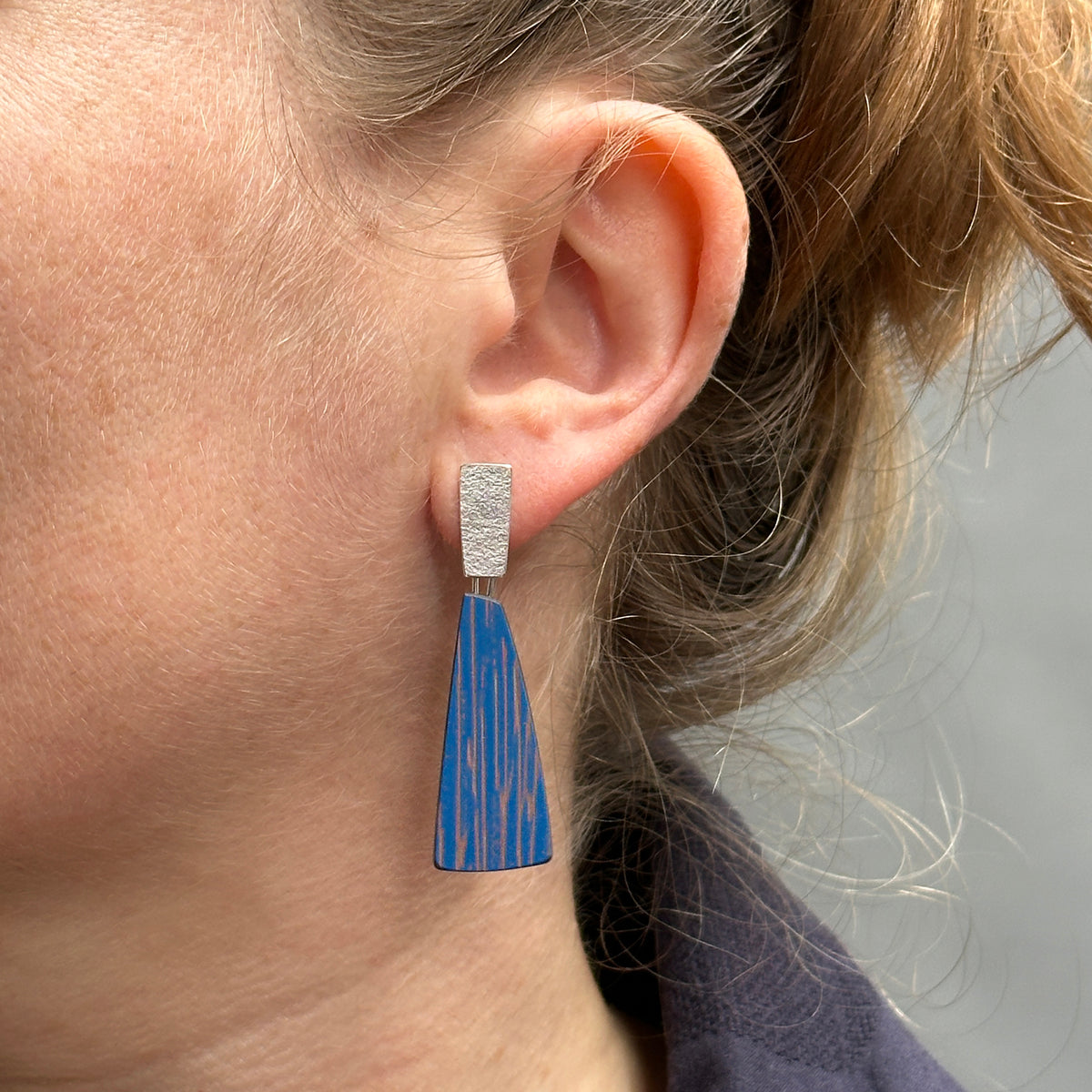 Flight sgraffito drop earrings - silver