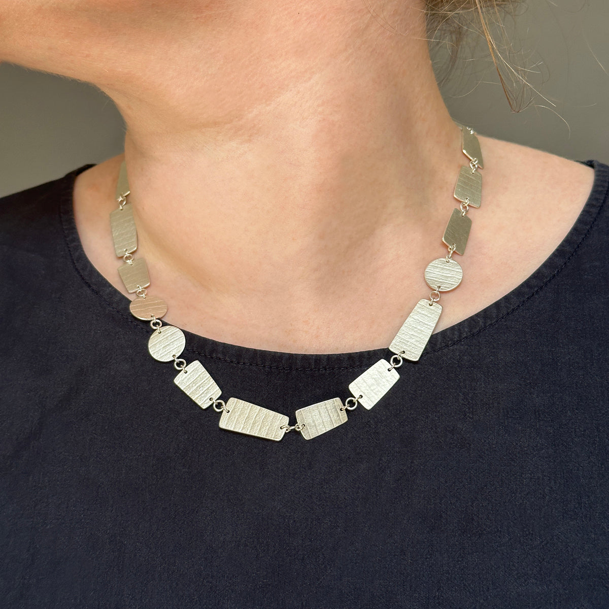 Short stripe necklace - silver