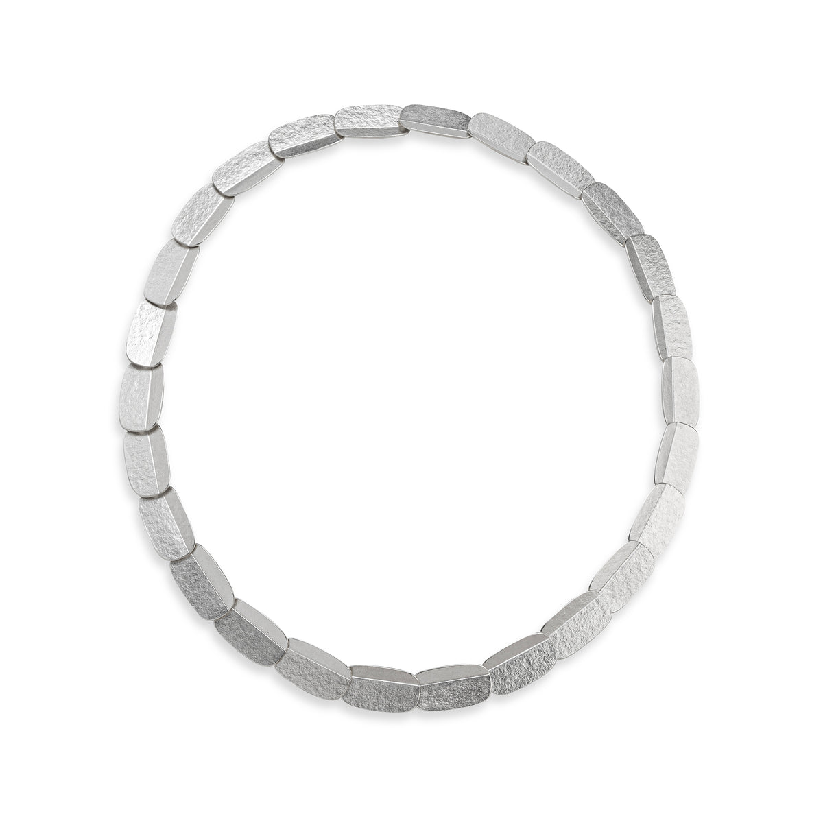 Oblong fold overlap necklace