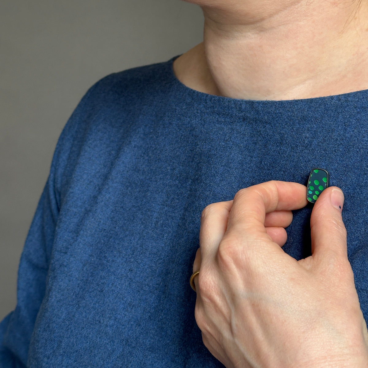 Navy oblong pin